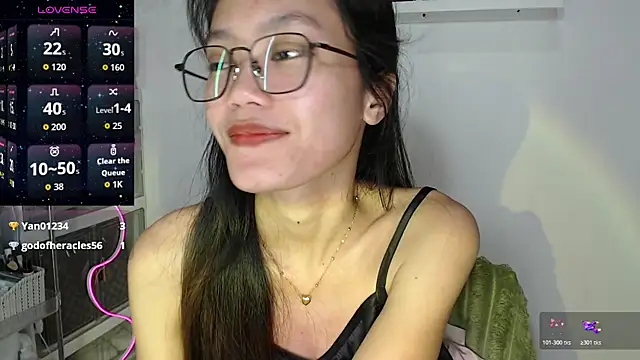 Snapshot of skinny_gracie chatting on 17, 3, 2026 skinny gracie online show from 17, 3, 2026