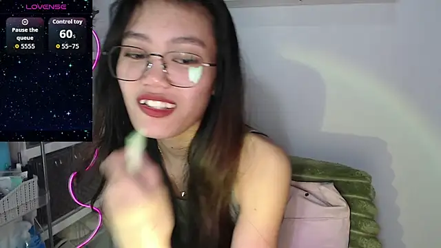 Snapshot of skinny_gracie chatting on 21, 3, 2026 skinny gracie online show from 21, 3, 2026