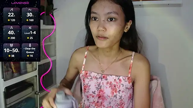 Snapshot of skinny_gracie chatting on 11, 4, 2026 skinny gracie online show from 11, 4, 2026