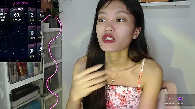 Snapshot of skinny_gracie chatting on 11, 4, 2026 skinny gracie online show from 11, 4, 2026