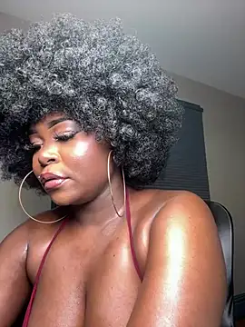 Snapshot of WomanNextdoor1 chatting on 4, 4, 2026 WomanNextdoor1 online show from 4, 4, 2026