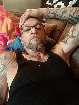 ShawnandDani7074 online show from 5, 7, 2026