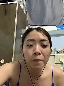 Snapshot of Minee1202 chatting on 6, 4, 2026 Minee1202 online show from 6, 4, 2026