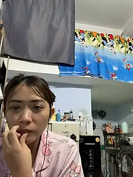 Snapshot of Minee1202 chatting on 9, 4, 2026 Minee1202 online show from 9, 4, 2026