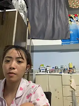 Snapshot of Minee1202 chatting on 13, 4, 2026 Minee1202 online show from 13, 4, 2026