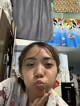 Snapshot of Minee1202 chatting on 14, 4, 2026 Minee1202 online show from 14, 4, 2026