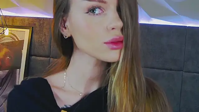 Snapshot of MarilynNova chatting on 8, 3, 2026 MarilynNova online show from 8, 3, 2026