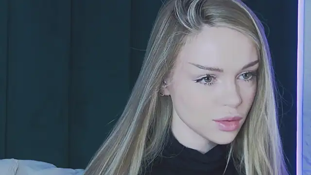 Snapshot of MarilynNova chatting on 7, 4, 2026 MarilynNova online show from 7, 4, 2026