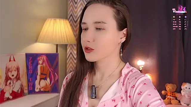 Snapshot of MaudAle chatting on 5, 11, 2025 MaudAle online show from 5, 11, 2025