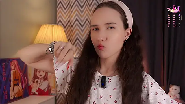 Snapshot of MaudAle chatting on 19, 11, 2025 MaudAle online show from 19, 11, 2025