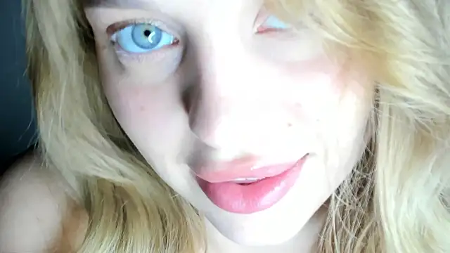 Snapshot of LilyFlamee chatting on 14, 11, 2025 LilyFlamee online show from 14, 11, 2025