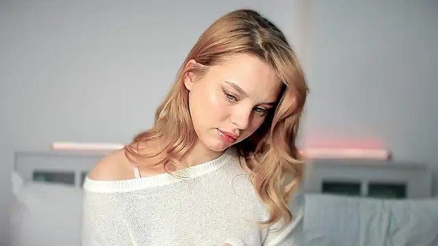 Snapshot of LilyFlamee chatting on 16, 12, 2025 LilyFlamee online show from 16, 12, 2025