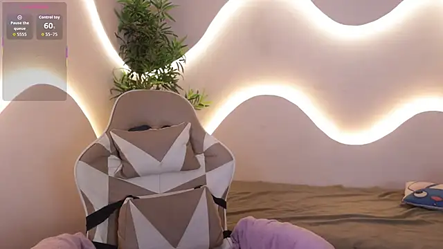 Snapshot of Emma_and_Issac chatting on 15, 12, 2025 Emma and Issac online show from 15, 12, 2025