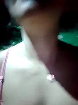 Snapshot of Lily-o chatting on 2, 11, 2025 Lily-o online show from 2, 11, 2025