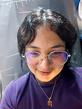 Snapshot of Lily-o chatting on 22, 11, 2025 Lily-o online show from 22, 11, 2025