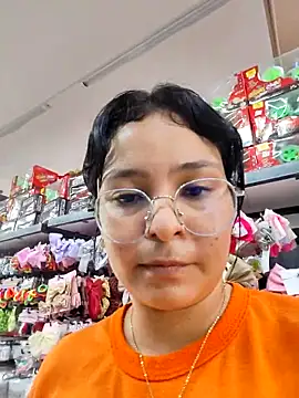 Snapshot of Lily-o chatting on 2, 12, 2025 Lily-o online show from 2, 12, 2025