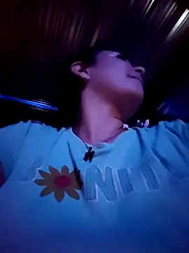 Snapshot of Lily-o chatting on 4, 12, 2025 Lily-o online show from 4, 12, 2025