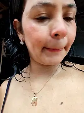 Snapshot of Lily-o chatting on 14, 12, 2025 Lily-o online show from 14, 12, 2025