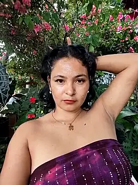 Snapshot of Lily-o chatting on 16, 12, 2025 Lily-o online show from 16, 12, 2025