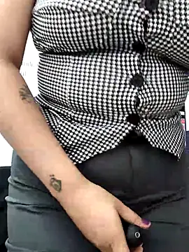 Snapshot of AMATISTA__16 chatting on 9, 4, 2026 AMATISTA 16 online show from 9, 4, 2026