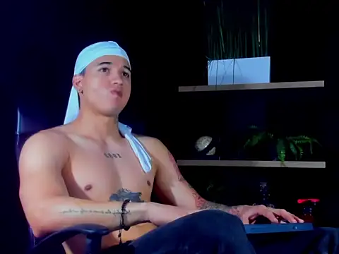 Snapshot of rocoo_santos chatting on 9, 4, 2026 rocoo santos online show from 9, 4, 2026