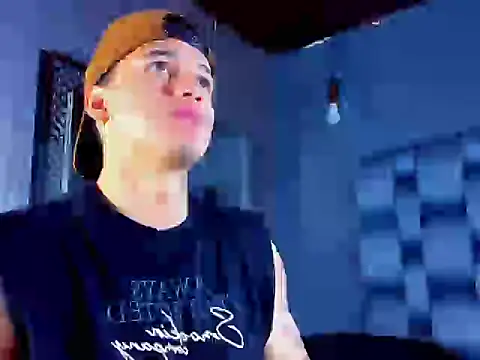 Snapshot of rocoo_santos chatting on 13, 4, 2026 rocoo santos online show from 13, 4, 2026