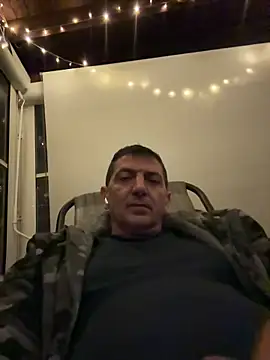 Snapshot of BULLBSX chatting on 8, 4, 2026 BULLBSX online show from 8, 4, 2026