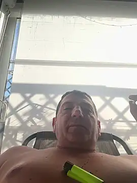 Snapshot of BULLBSX chatting on 10, 4, 2026 BULLBSX online show from 10, 4, 2026