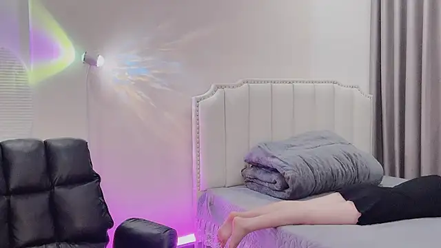 Snapshot of _Dorry_ chatting on 4, 12, 2025 Dorry online show from 4, 12, 2025