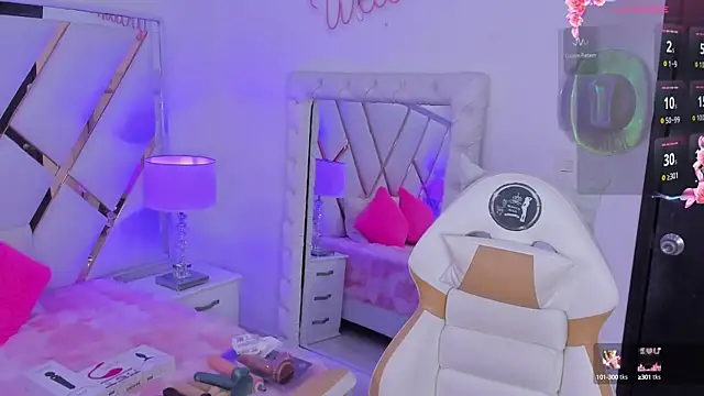 Snapshot of megann__up chatting on 14, 9, 2025 megann  up online show from 14, 9, 2025