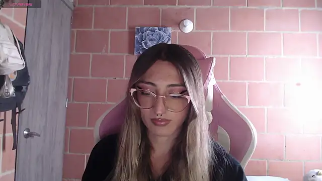 Snapshot of Andrea_camilaaa chatting on 3, 2, 2026 Andrea camilaaa online show from 3, 2, 2026