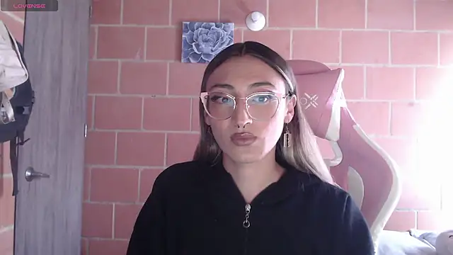 Snapshot of Andrea_camilaaa chatting on 4, 2, 2026 Andrea camilaaa online show from 4, 2, 2026