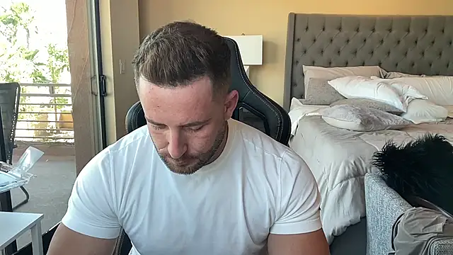 brettmycles28 online show from 15, 9, 2025