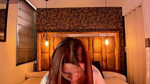 Snapshot of Isa_Thompson__ chatting on 27, 10, 2025 Isa Thompson online show from 27, 10, 2025