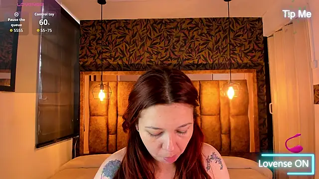 Snapshot of Isa_Thompson__ chatting on 30, 10, 2025 Isa Thompson online show from 30, 10, 2025