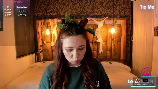 Snapshot of Isa_Thompson__ chatting on 31, 10, 2025 Isa Thompson online show from 31, 10, 2025