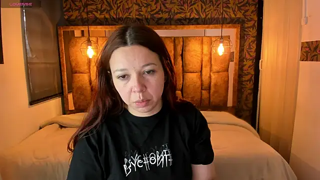 Snapshot of Isa_Thompson__ chatting on 20, 11, 2025 Isa Thompson online show from 20, 11, 2025