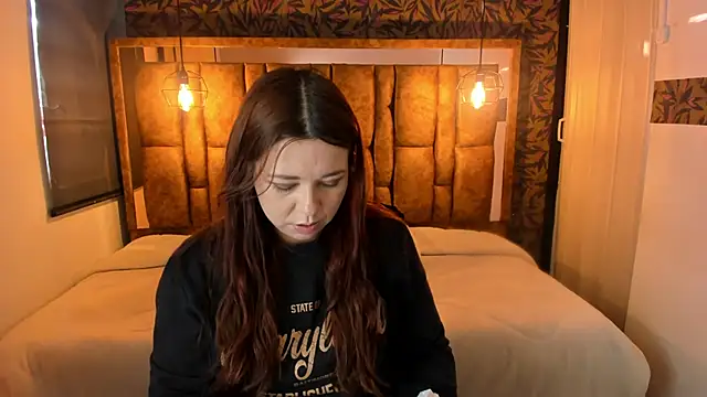 Snapshot of Isa_Thompson__ chatting on 29, 11, 2025 Isa Thompson online show from 29, 11, 2025