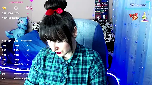 Snapshot of MilaRay chatting on 4, 2, 2025 MilaRay online show from 4, 2, 2025