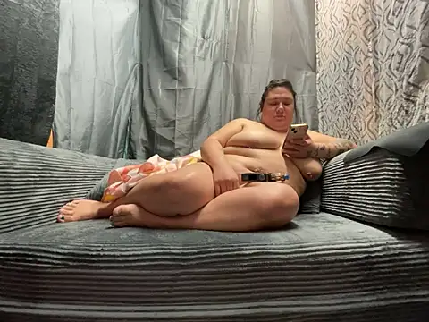 Snapshot of JizzyJazzunleashed chatting on 5, 4, 2026 JizzyJazzunleashed online show from 5, 4, 2026