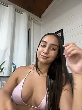 Snapshot of hannahhotwife chatting on 7, 5, 2026 hannahhotwife online show from 7, 5, 2026