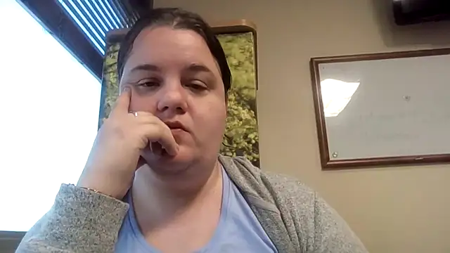 Snapshot of LittleBunny3 chatting on 12, 9, 2025 LittleBunny3 online show from 12, 9, 2025