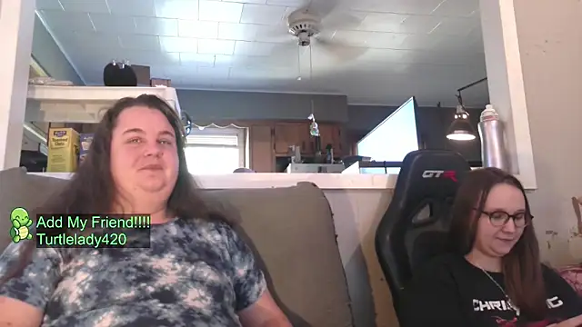 Snapshot of LittleBunny3 chatting on 19, 10, 2025 LittleBunny3 online show from 19, 10, 2025