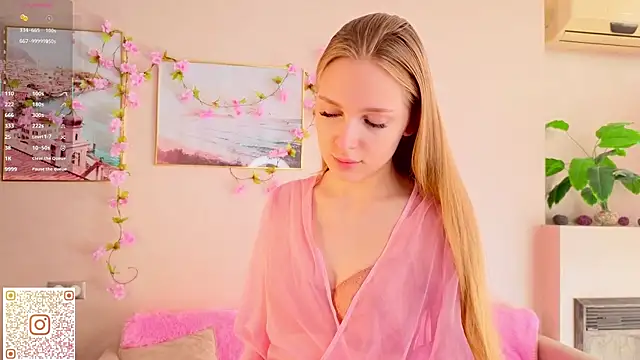 Snapshot of CindyGreen chatting on 3, 10, 2025 CindyGreen online show from 3, 10, 2025