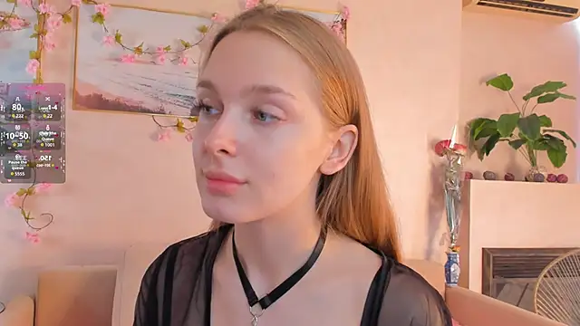 Snapshot of CindyGreen chatting on 19, 10, 2025 CindyGreen online show from 19, 10, 2025