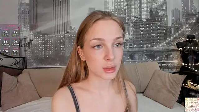 Snapshot of CindyGreen chatting on 9, 11, 2025 CindyGreen online show from 9, 11, 2025