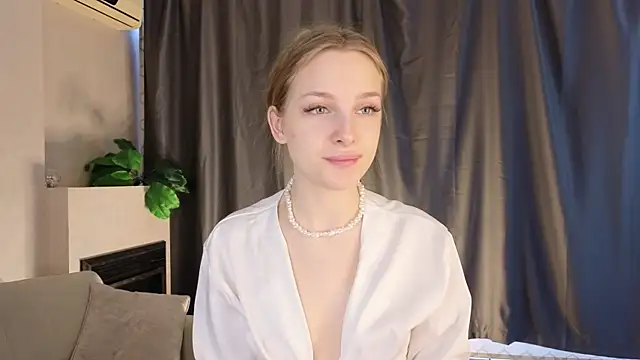 Snapshot of CindyGreen chatting on 28, 11, 2025 CindyGreen online show from 28, 11, 2025