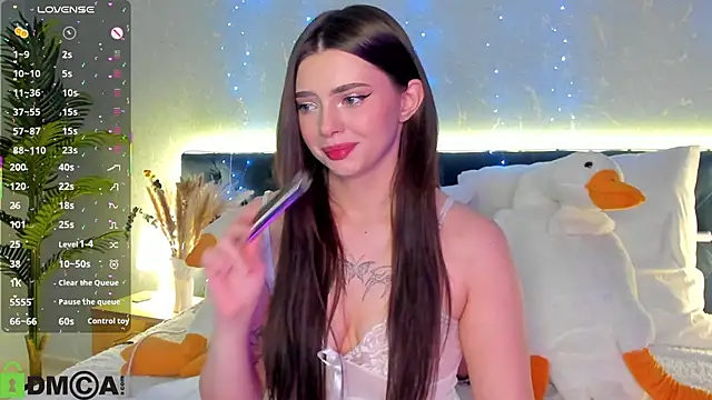 Snapshot of _xna_ chatting on 3, 12, 2025 xna online show from 3, 12, 2025