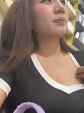 Snapshot of Dujuan-d chatting on 18, 10, 2025 Dujuan-d online show from 18, 10, 2025