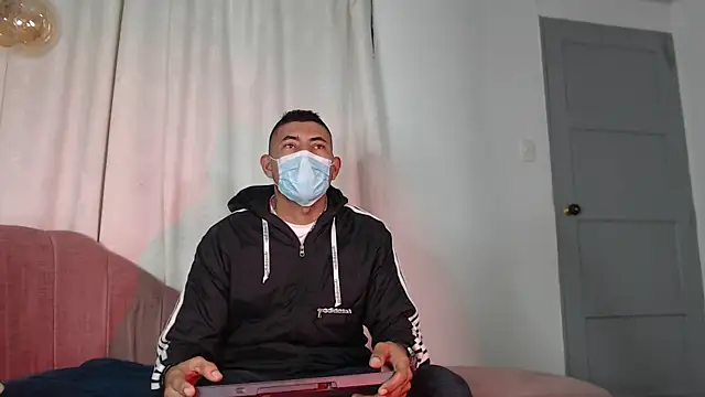 Snapshot of Morganandmegan chatting on 10, 9, 2025 Morganandmegan online show from 10, 9, 2025